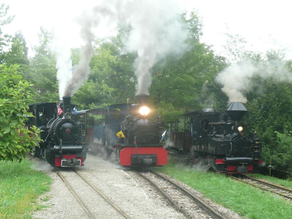 Die drei Züge stehen am Baumschulsee bereit [2. September 2012]