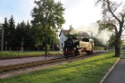 Die Dampflok 99 1775 umfährt in Moritzburg ihren Zug