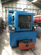 Der ersten beiden Lampen sind montiert und vordere Puffer ebenfalls grundiert worden [21. März 2017]