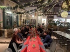 Anschliessend an den Adventdampf geniessen die Aktivmitglieder ein Abendessen im Baumschulcafé [26. November 2022]