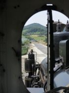 Blick aus der Sequoia auf die Strecke und die neue Strasse [12. Juli 2015]