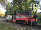 Die Paeonia rangiert den Kranwagen im Bahnhof Baumschulsee [24. Oktober 2020]