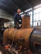 Der Domdeckel vom Kessel der Pinus wird wieder befestigt [16. Dezember 2017]