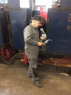 Der Kesselinspektor prüft den Kessel der Sequoia mit dem Endoskop [9. Februar 2018]