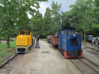Die Abelia und die DS 30 der BEB stehen nebeneinander im Bahnhof Baumschulsee [2014]