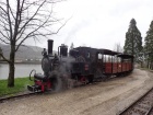 Die Pinus hat im Bahnhof Baumschulsee einen Zug mit vier Wagen zusammengestellt [4. April 2015]