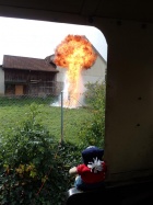 Vom Führerstand der Emma aus lässt sich die Show der Feuerwehr gut beobachten [4. Oktober 2015]