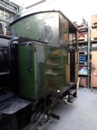 Der linke Seitenkasten der Molly erhielt einen neuen Anstrich [15. November 2015]