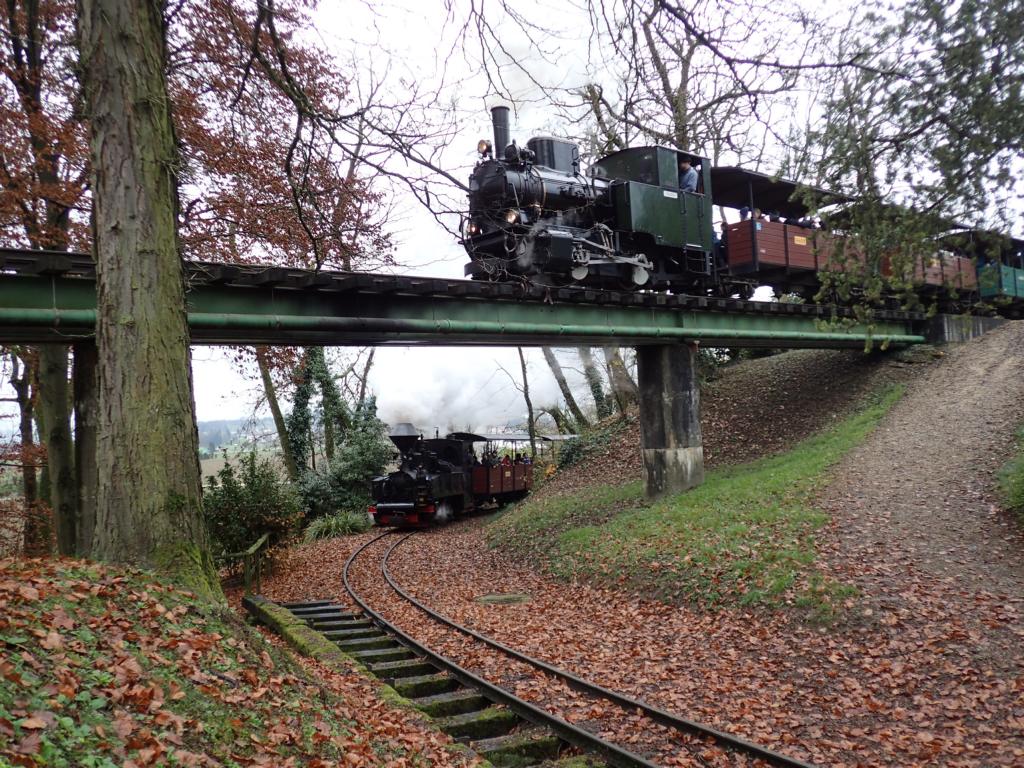 Es egeben sich wieder einmal 3-D-Kreuzungen auf der kleinen Brücke [6. Dezember 2014]