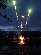 Das Feuerwerk steigt ein weiteres mal in den Himmel [9. Dezember 2016]