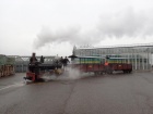Die Parkplatzausfahrt wird überquert [31. Dezember 2015]