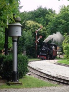 Die Pinus bei der Einfahrt in den Bahnhof Baumschulsee [2007]